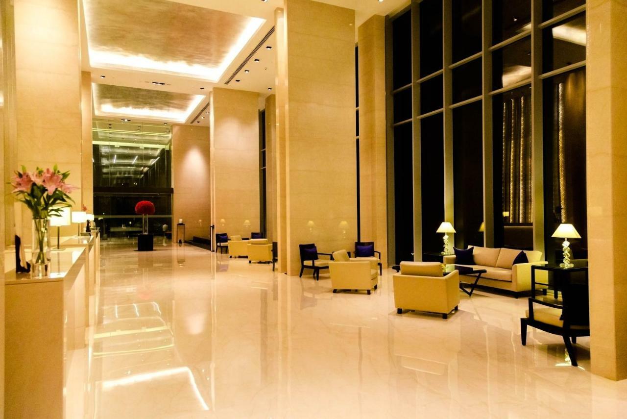 三叉戟海得拉巴酒店 外观 照片 The lobby of the hotel